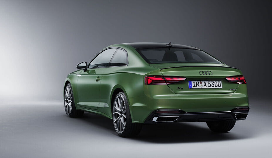 نمای کناری آئودی A5 Coupe