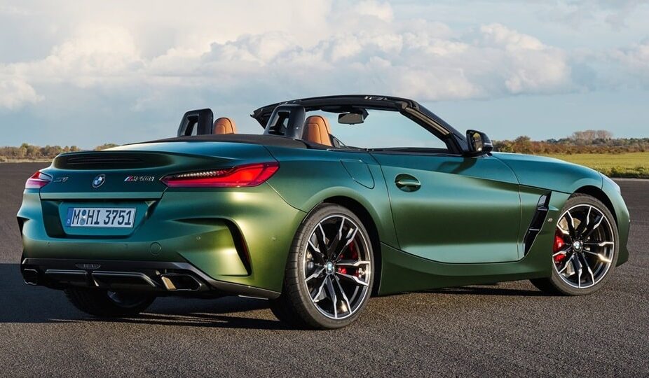 نمای پشتی بی ام و Z4 M40i